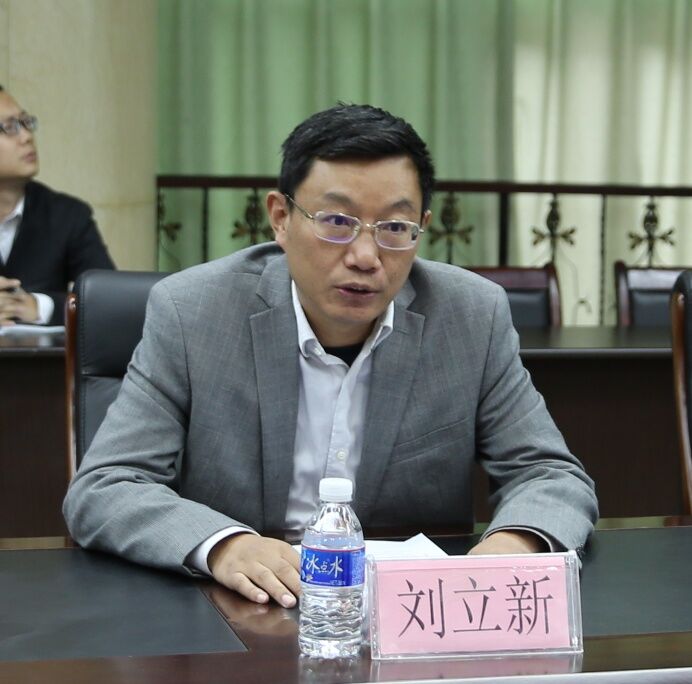 副校长刘立新作语言工作情况汇报